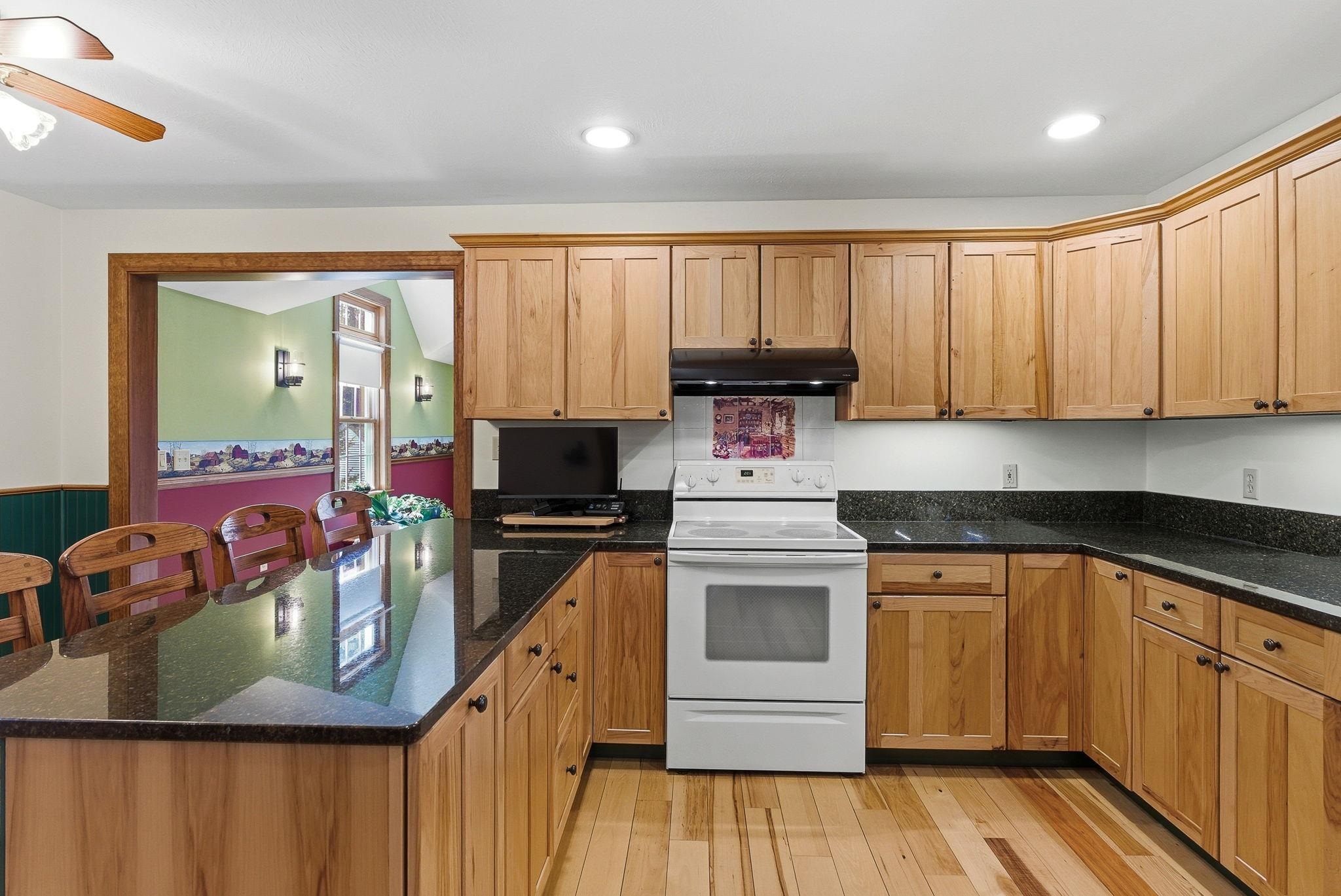 166 Amherst Street Amherst, NH 03031 - Photo 15 of 52