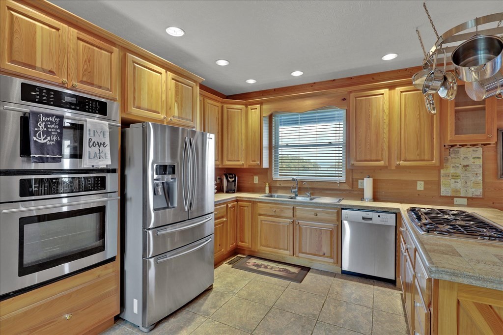 2571 Jim Henry Road Dandridge, TN 37725 - Photo 8 of 35 Gallery Image 8