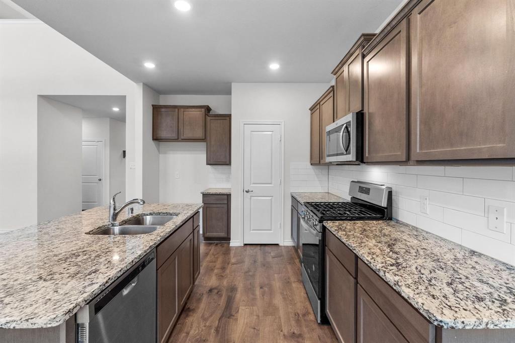606 Rawhide Way Princeton, TX 75407 - Photo 9 of 23