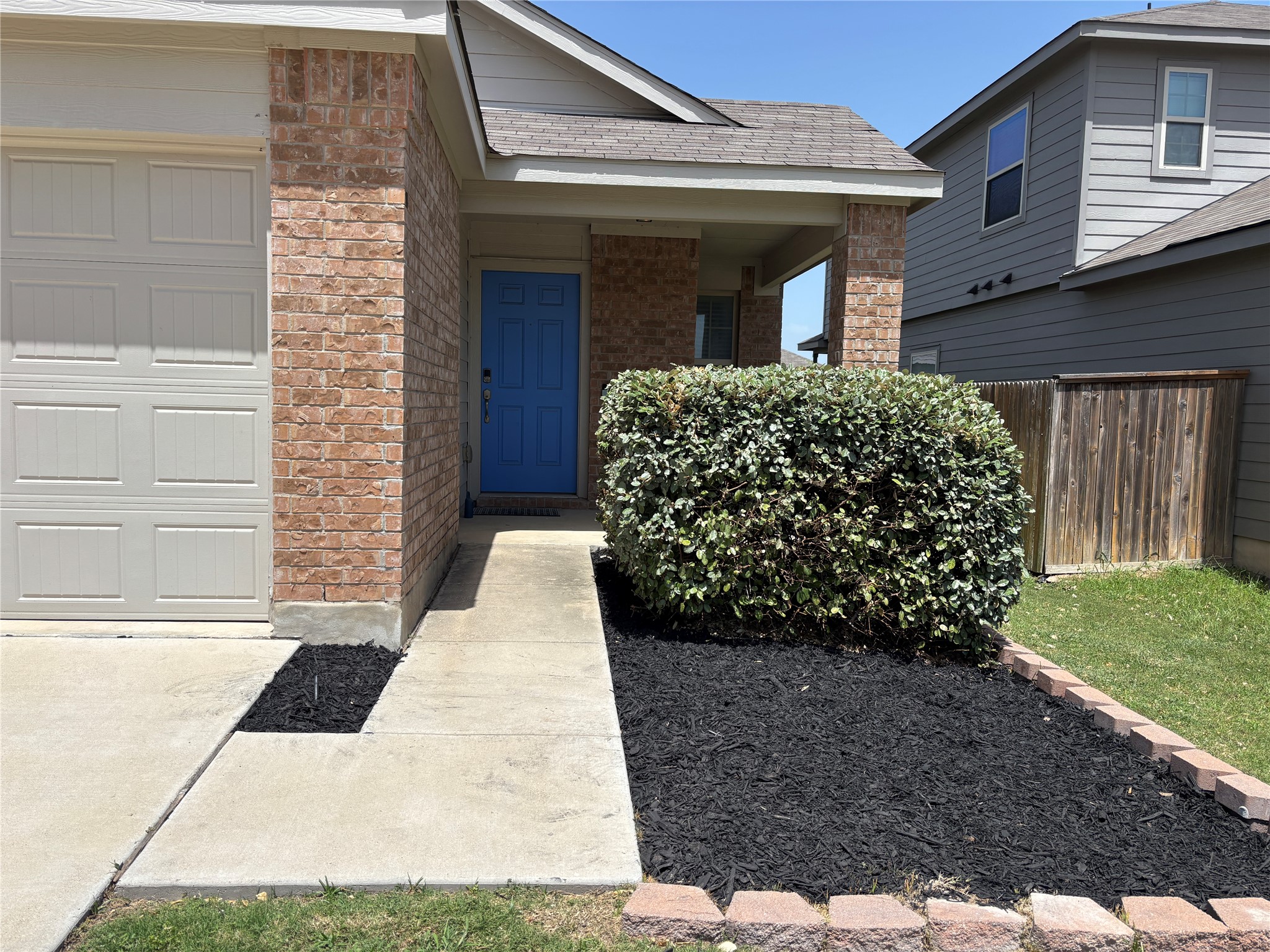113 Star Pass Jarrell, TX 76537 - Photo 3 of 25 Front Flower Beds