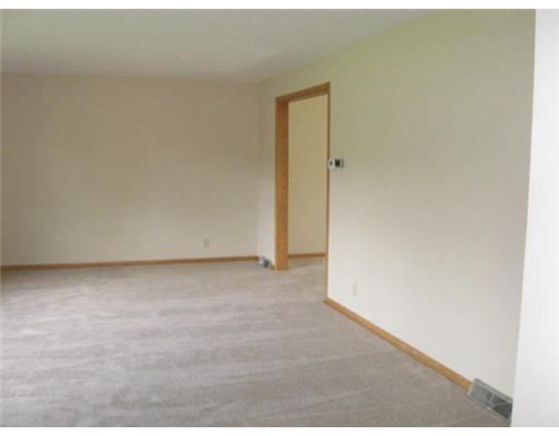 735 Christy Road Hermitage, PA 16148 - Photo 3 of 13 Living Room.