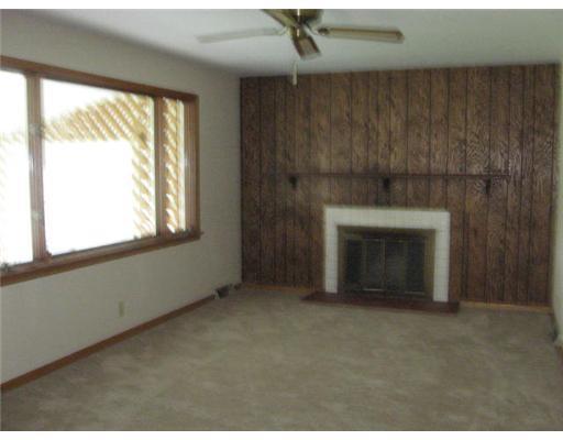 735 Christy Road Hermitage, PA 16148 - Photo 8 of 13 Den/Family/Great Room.