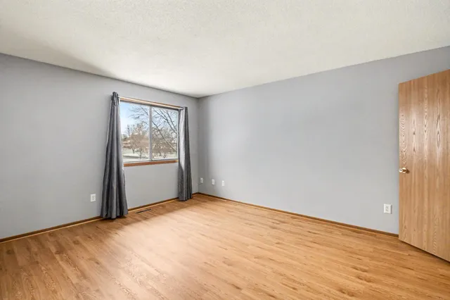 $214,900 | 13152 90th Place North, Maple Grove, MN 55369