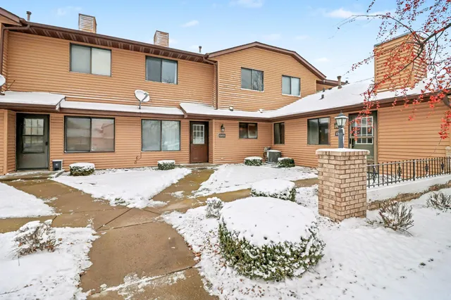 $214,900 | 13152 90th Place North, Maple Grove, MN 55369