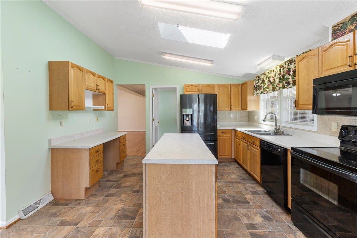 7727 Brooklyn Road Radford, VA 24141 - Photo 13 of 71 Gallery Image 13