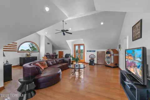 $3,500,000 | 18 Schoolhouse Road, Cream Ridge, NJ 08514