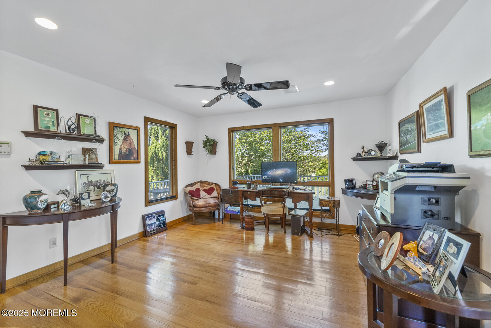 18 Schoolhouse Road Cream Ridge, NJ 08514 - Photo 27 of 136 a living room with furniture and a large window