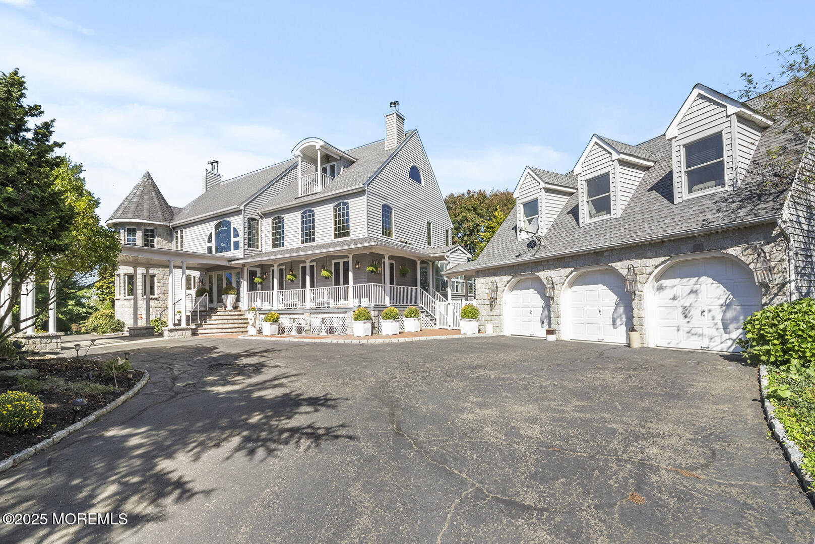 18 Schoolhouse Road Cream Ridge, NJ 08514 - Photo 6 of 136 a front view of a house with a yard