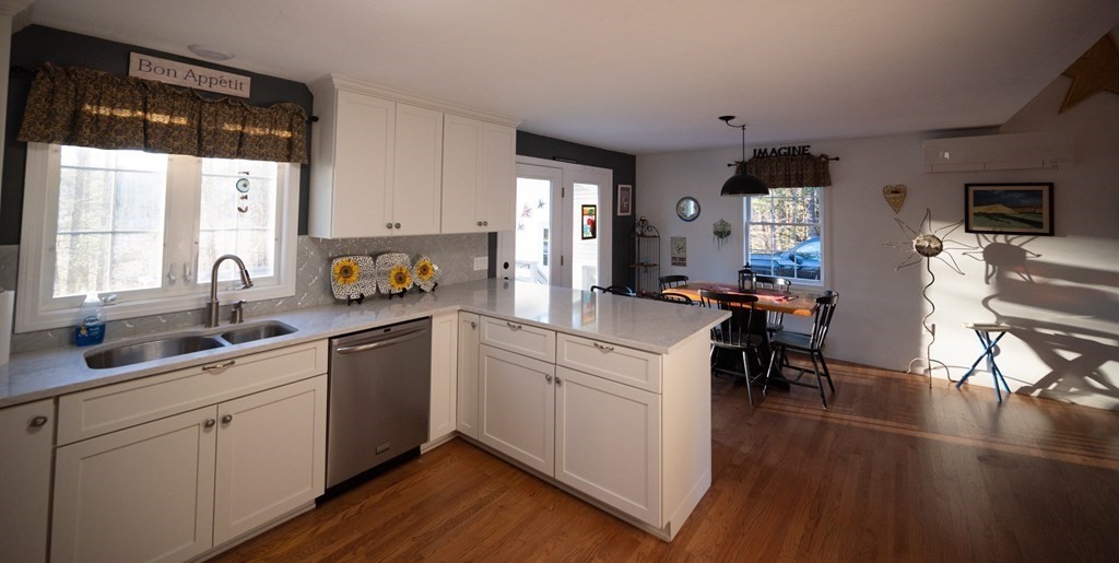 84 Bond Road Charlton, MA 01507 - Photo 7 of 24