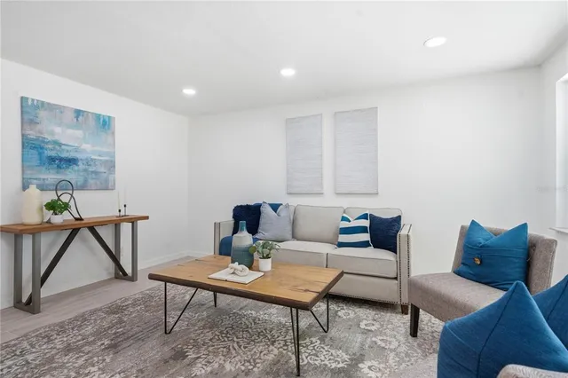 $409,599 | 613 Highview Circle North, Brandon, FL 33510