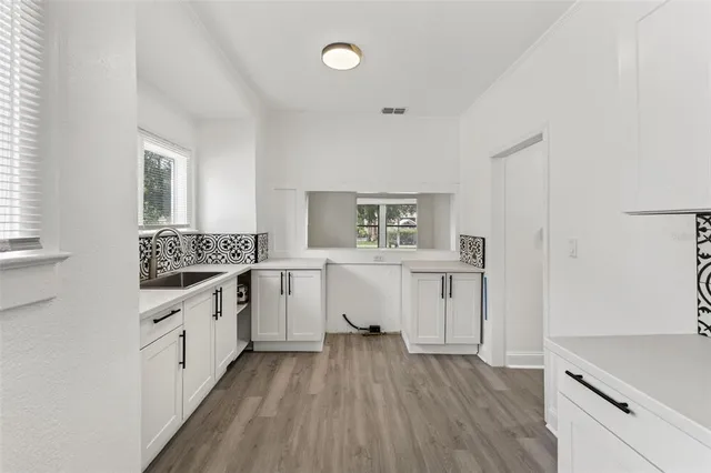 $2,300 | 98 West Esther Street, Orlando, FL 32806