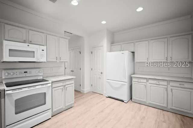 $318,000 | 464 Abbey Glen Way, Unit 464, Hardeeville, SC 29927