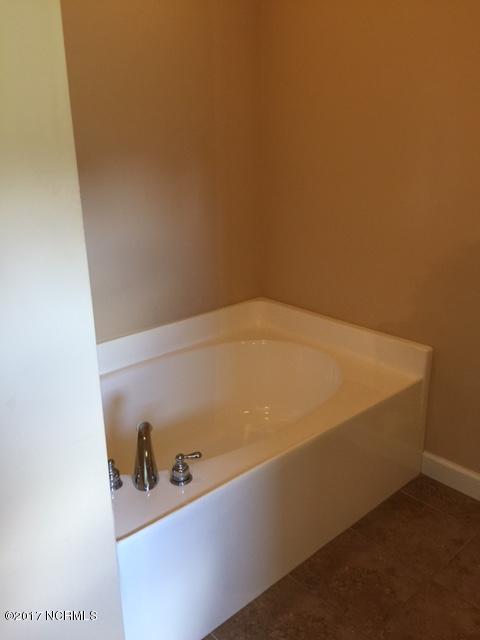 4124 Shearin Road Whitakers, NC 27891 - Photo 17 of 23 Bathtub Master