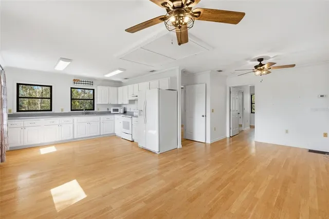 a view of a livingroom with an empty space