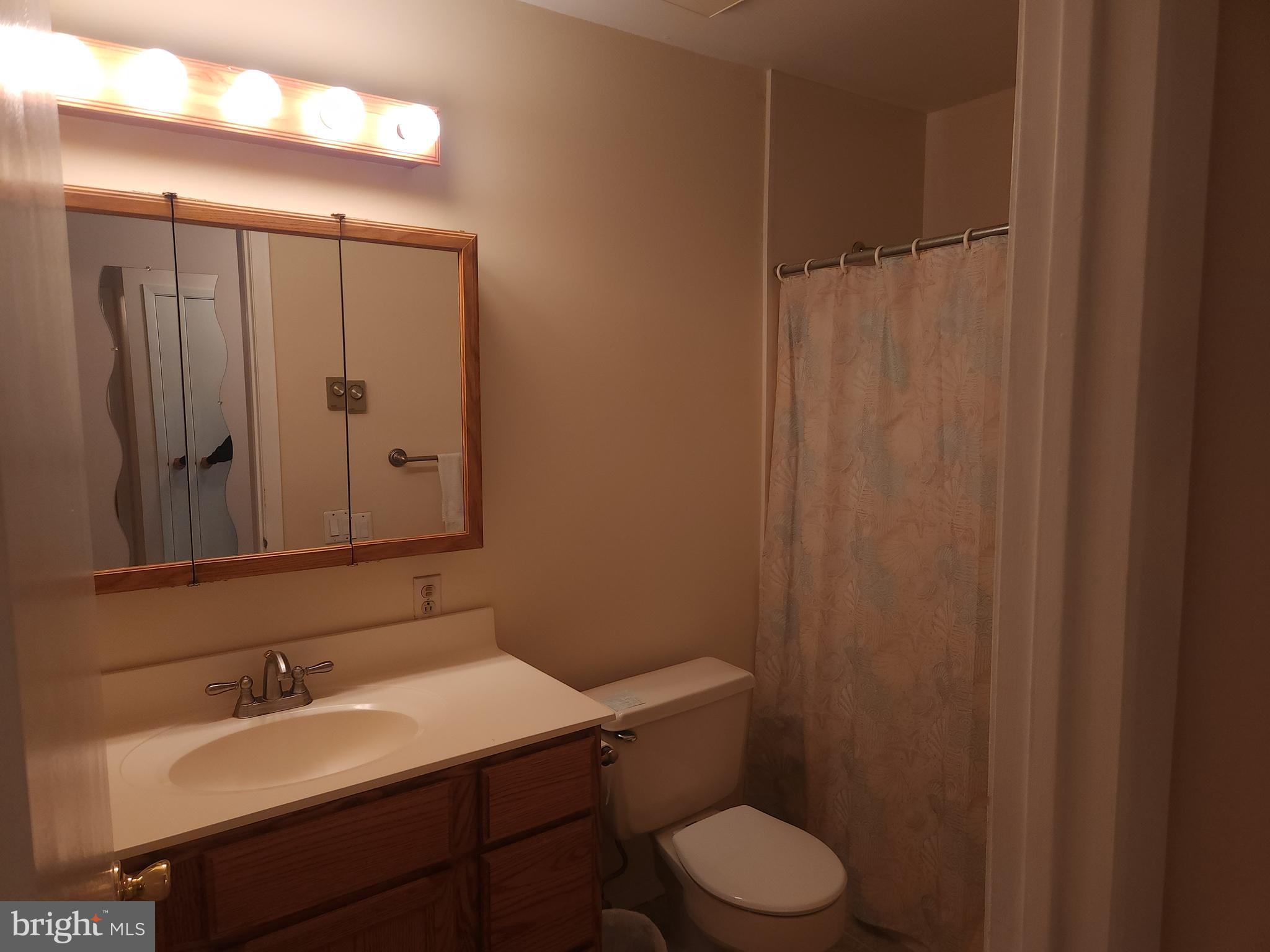 90 Sunset Road Manchester Township, NJ 08759 - Photo 14 of 32 Full hall bath