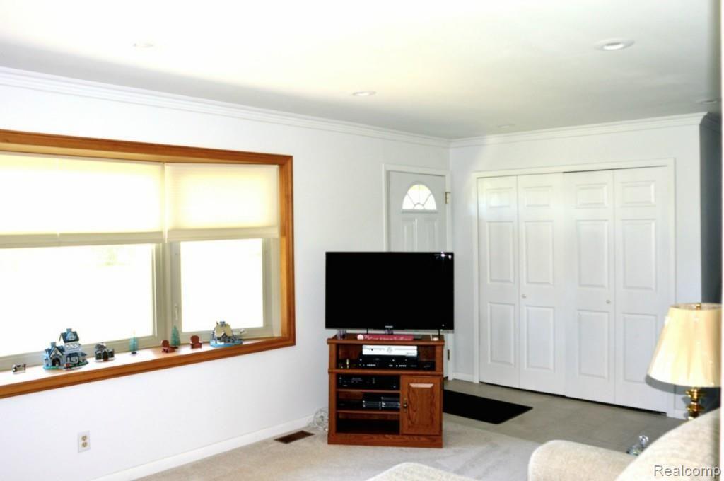 24320 Pratt Road Armada, MI 48005 - Photo 6 of 29 DSC_0522.jpg