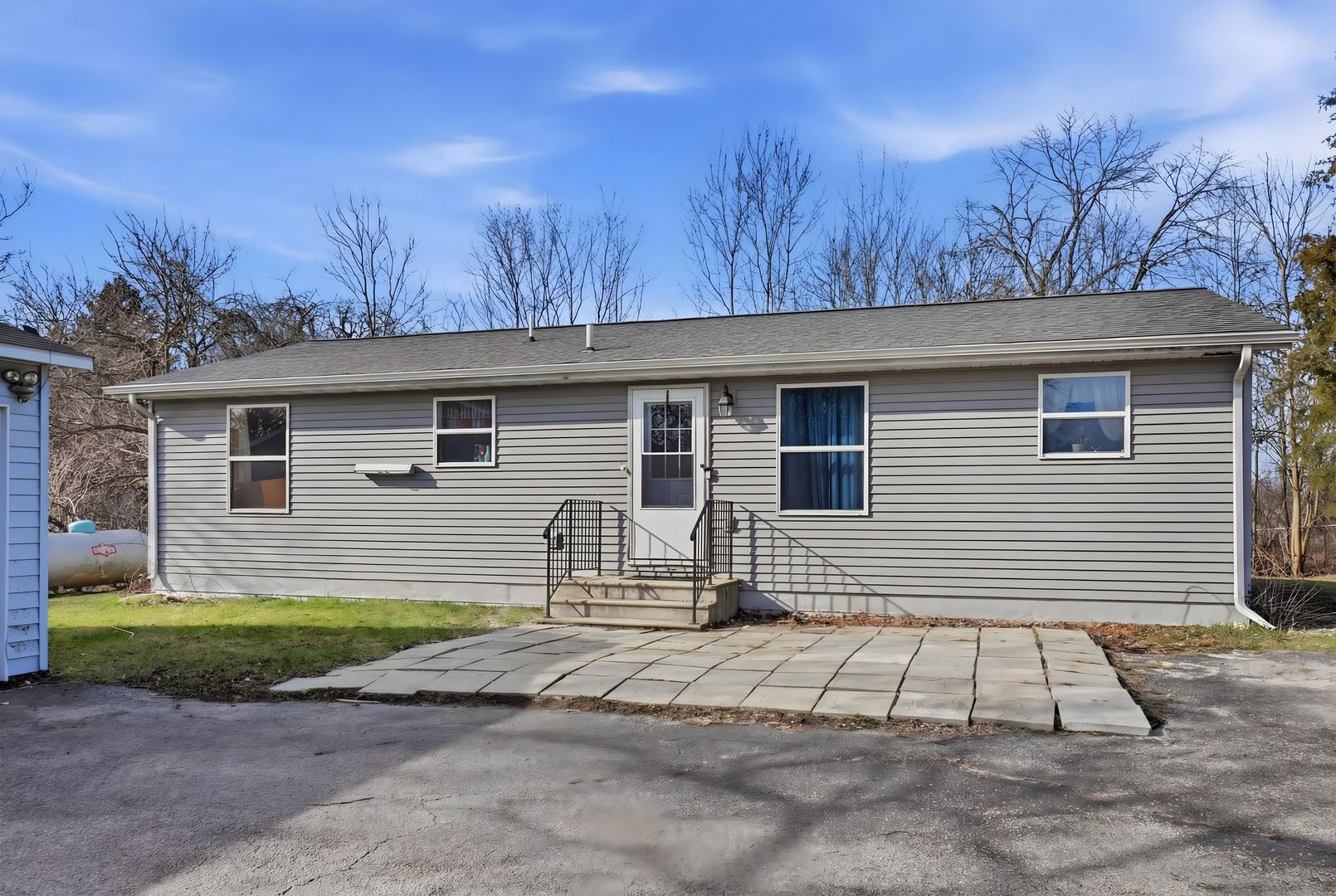 23007 Lovell Road Sycamore, IL 60178 - Photo 2 of 40