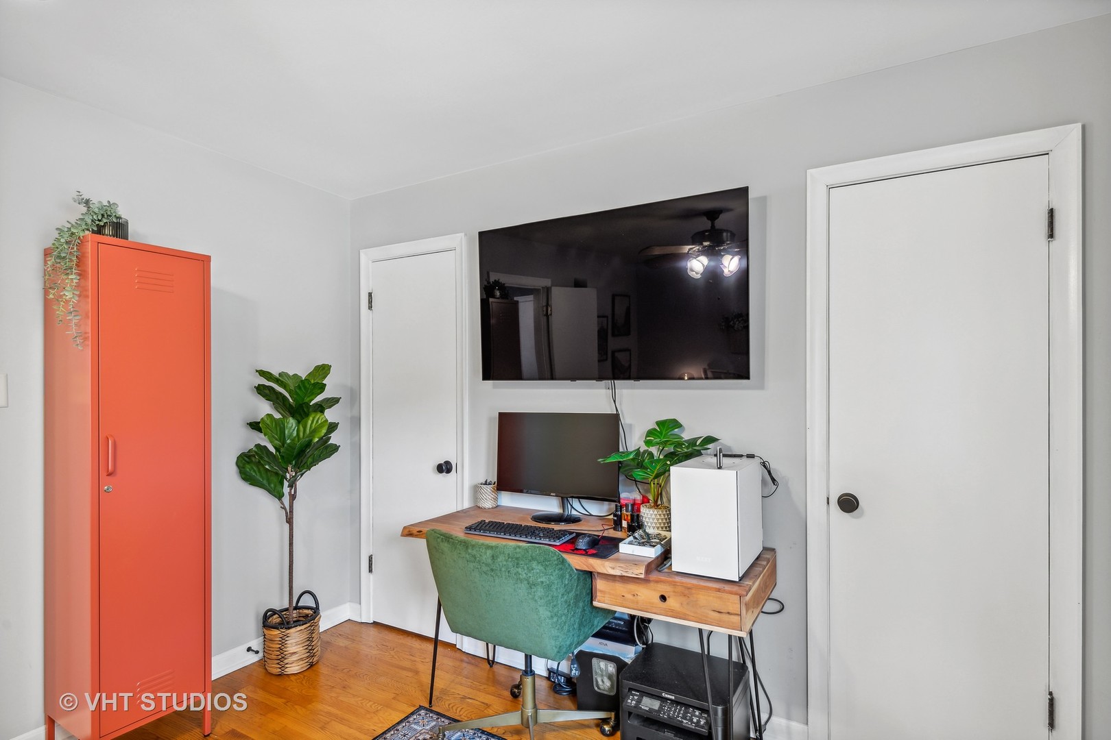 7221 Division Street, Unit 1 River Forest, IL 60305 - Photo 14 of 15 a workspace with furniture and potted plant