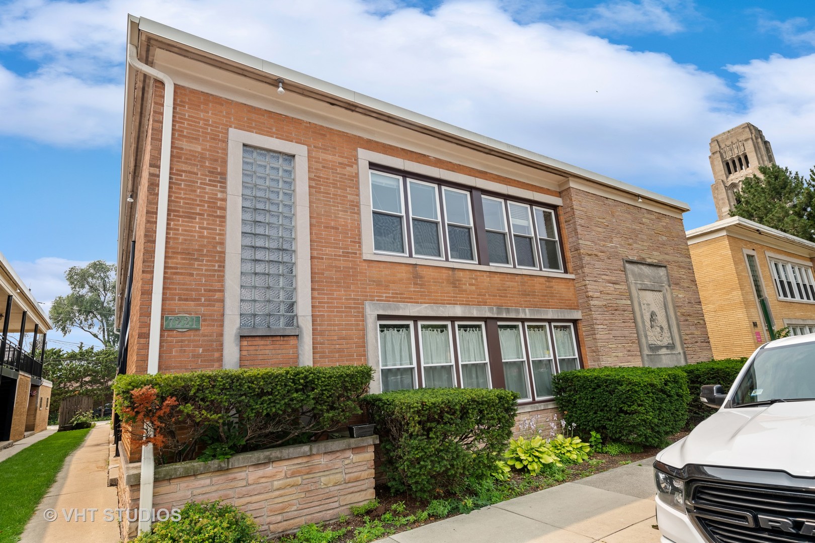 7221 Division Street, Unit 1 River Forest, IL 60305 - Photo 2 of 15 a front view of a house