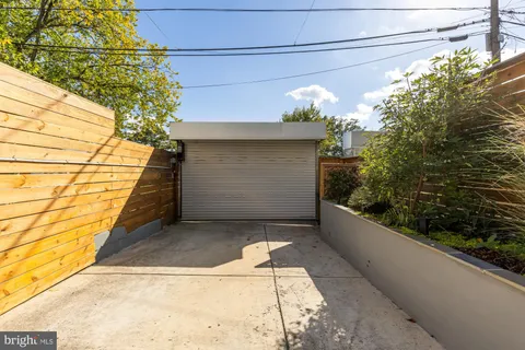 a view of a garage