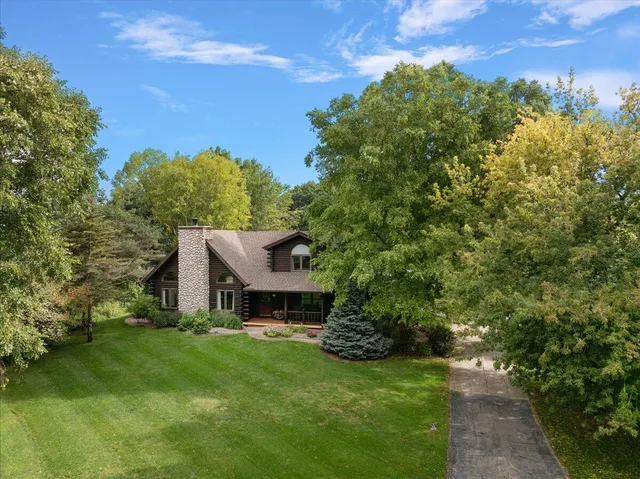 $789,900 | 2380 West Shore Drive, Trufant, MI 49347