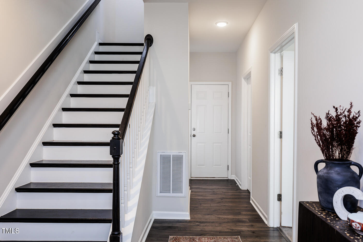 6111 Kayton Street Raleigh, NC 27616 - Photo 9 of 49 Foyer Entry