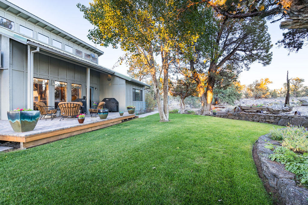 25231 Alfalfa Market Road Bend, OR 97701 - Photo 14 of 25 Backyard