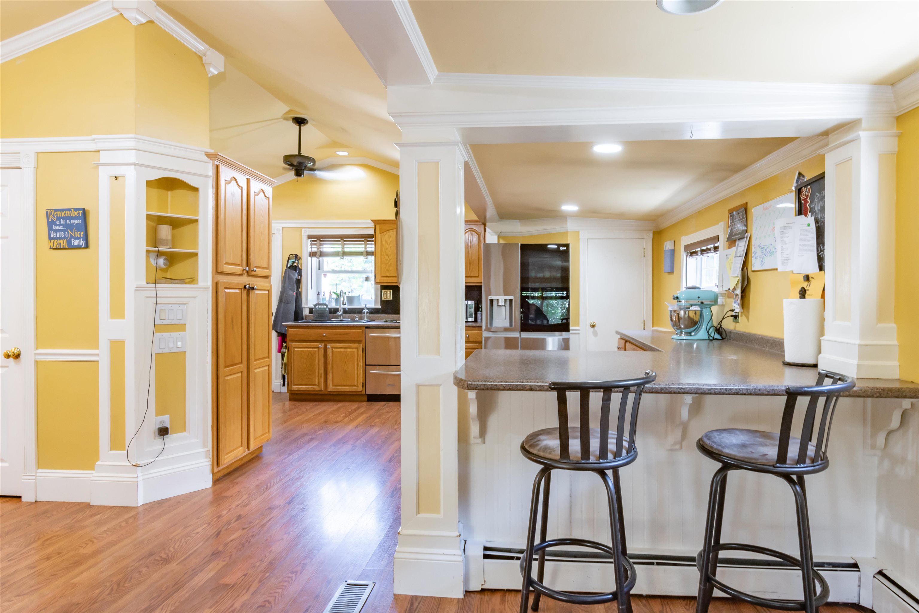 22 Thornton Road Nashua, NH 03063 - Photo 3 of 13 Gallery Image 3