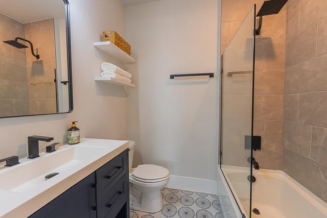 $770,000 | 676 Blueway Avenue, Summerville, SC 29486