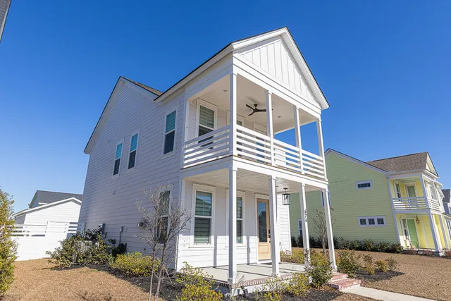 $770,000 | 676 Blueway Avenue, Summerville, SC 29486