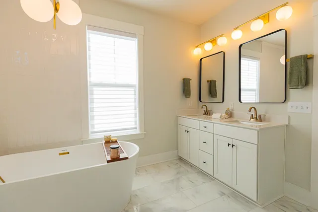 $770,000 | 676 Blueway Avenue, Summerville, SC 29486