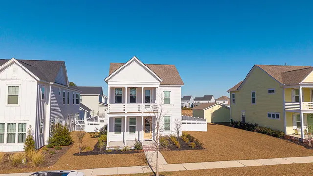 $770,000 | 676 Blueway Avenue, Summerville, SC 29486