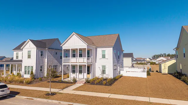 $770,000 | 676 Blueway Avenue, Summerville, SC 29486