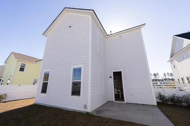 $770,000 | 676 Blueway Avenue, Summerville, SC 29486