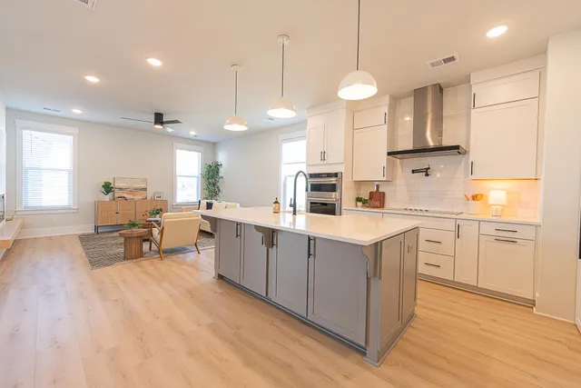 $770,000 | 676 Blueway Avenue, Summerville, SC 29486