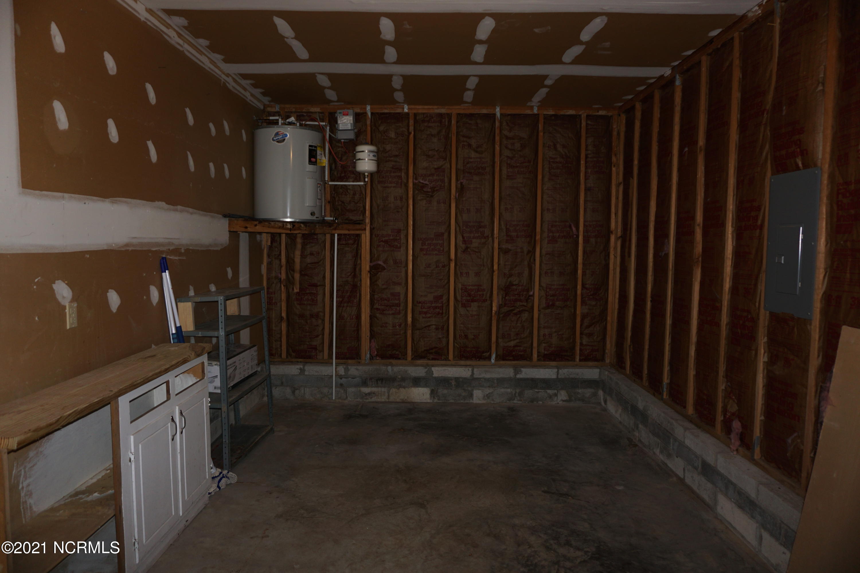 3601 Windy Trail New Bern, NC 28560 - Photo 12 of 14 Garage