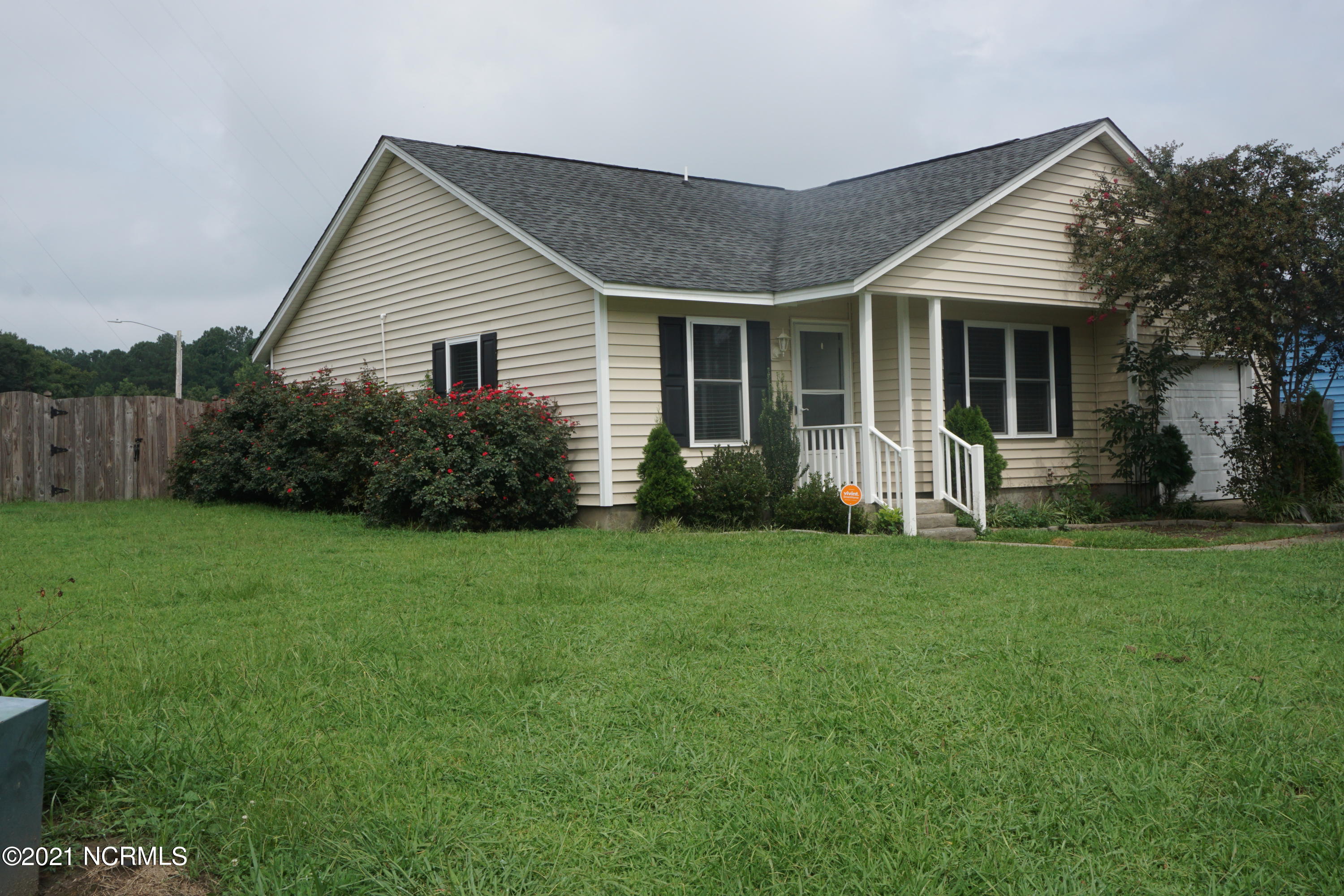 3601 Windy Trail New Bern, NC 28560 - Photo 2 of 14 Corner Lot