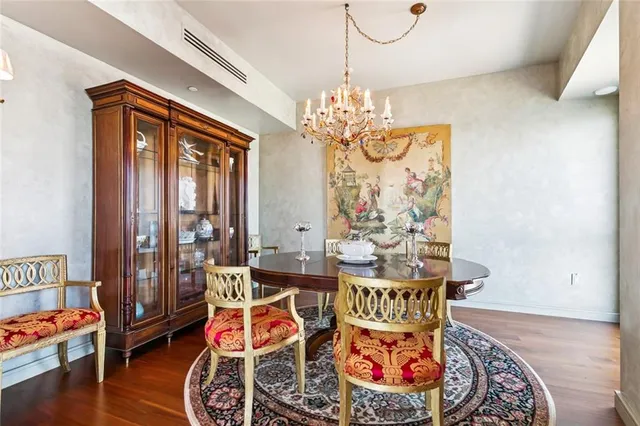 $6,450,000 | 2 Canal Street, Unit 2505, New Orleans, LA 70130