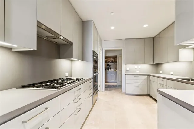 $6,450,000 | 2 Canal Street, Unit 2505, New Orleans, LA 70130