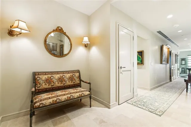 $6,450,000 | 2 Canal Street, Unit 2505, New Orleans, LA 70130