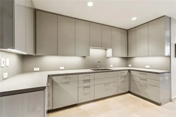 $6,200,000 | 2 Canal Street, Unit 2505, New Orleans, LA 70130