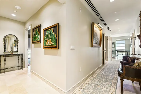$6,200,000 | 2 Canal Street, Unit 2505, New Orleans, LA 70130
