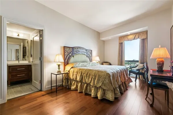 $6,200,000 | 2 Canal Street, Unit 2505, New Orleans, LA 70130