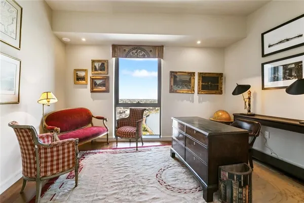 $6,200,000 | 2 Canal Street, Unit 2505, New Orleans, LA 70130