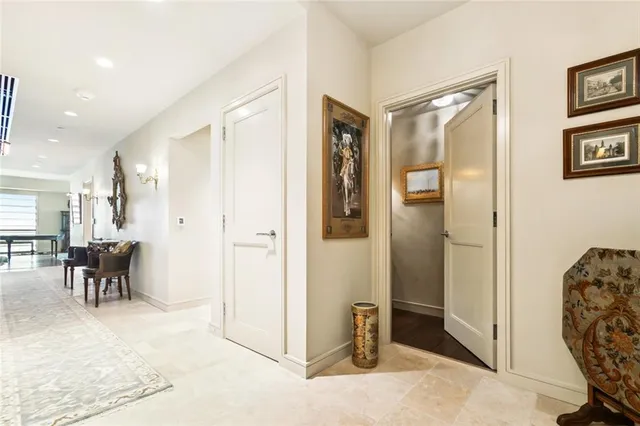 $6,450,000 | 2 Canal Street, Unit 2505, New Orleans, LA 70130