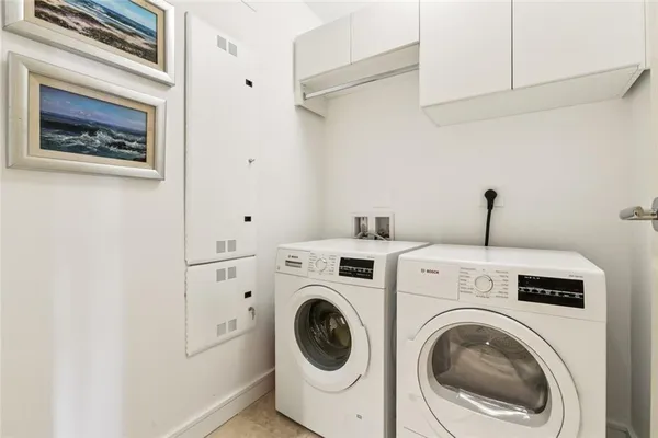 $6,200,000 | 2 Canal Street, Unit 2505, New Orleans, LA 70130