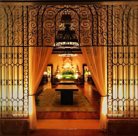 $6,200,000 | 2 Canal Street, Unit 2505, New Orleans, LA 70130