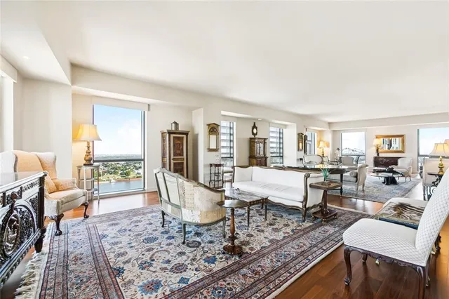 $6,450,000 | 2 Canal Street, Unit 2505, New Orleans, LA 70130