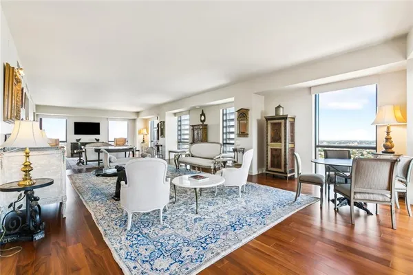 $6,200,000 | 2 Canal Street, Unit 2505, New Orleans, LA 70130