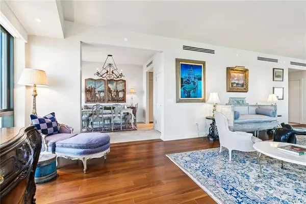 $6,200,000 | 2 Canal Street, Unit 2505, New Orleans, LA 70130